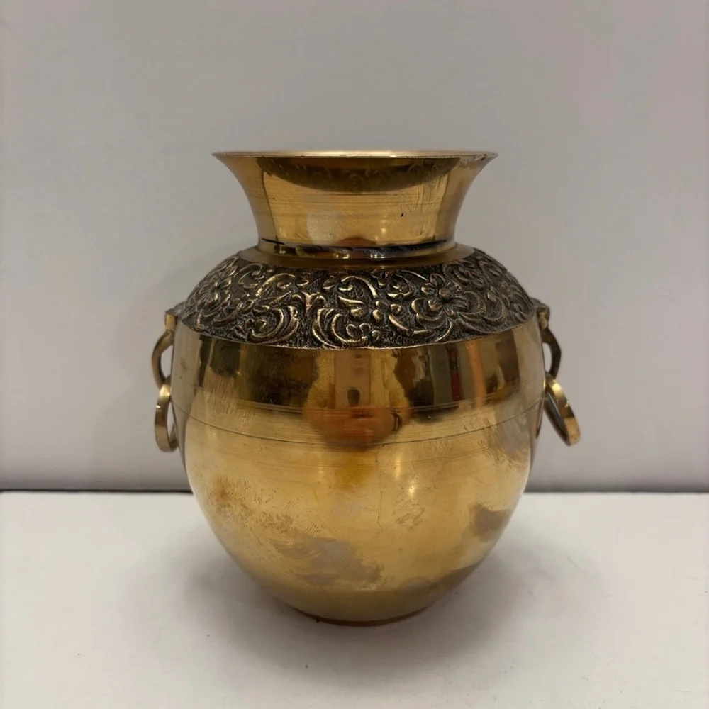 Vintage brass pot vase decor